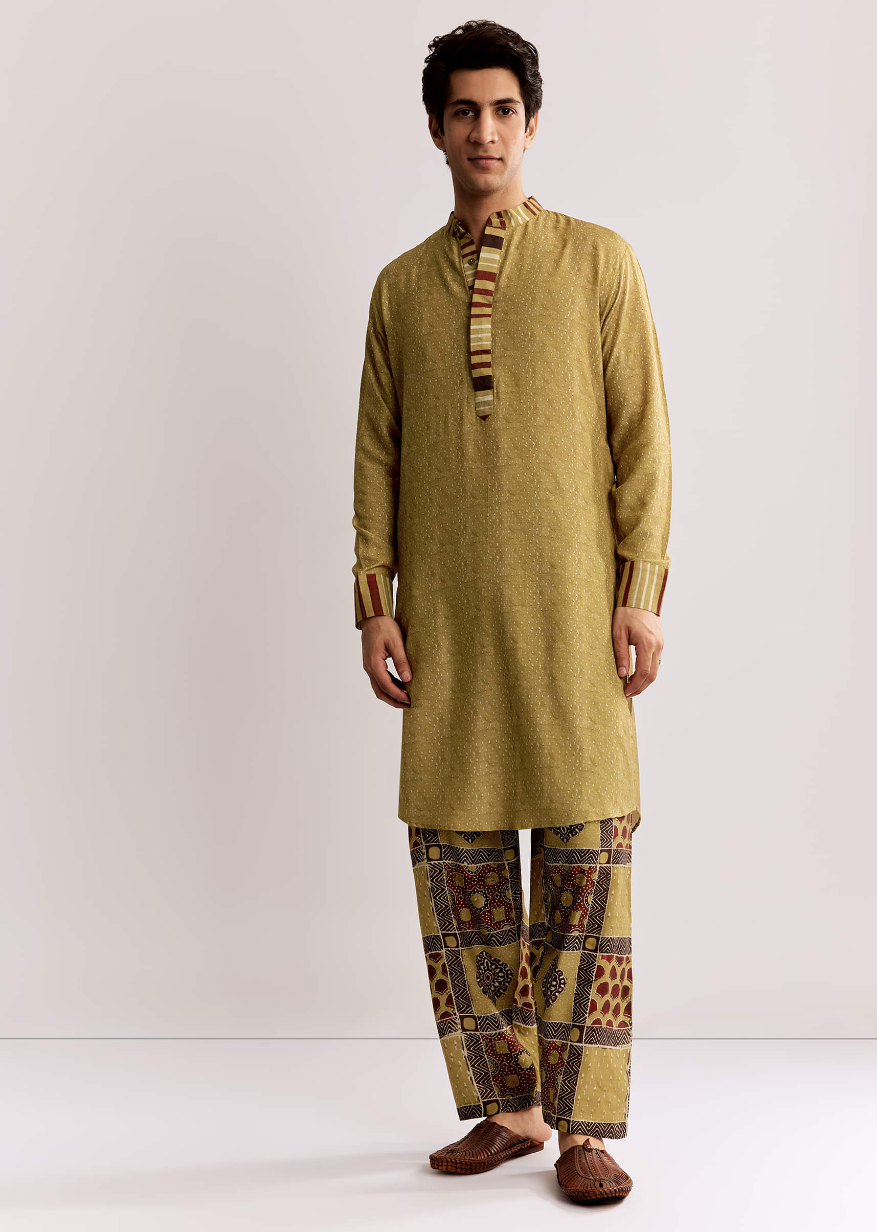 yellow-linen-kurta-set-with-ajrakh-print-sg318215-4_69c8aec5-03f3-4a57-b983-440b4cc8e2c2.jpg