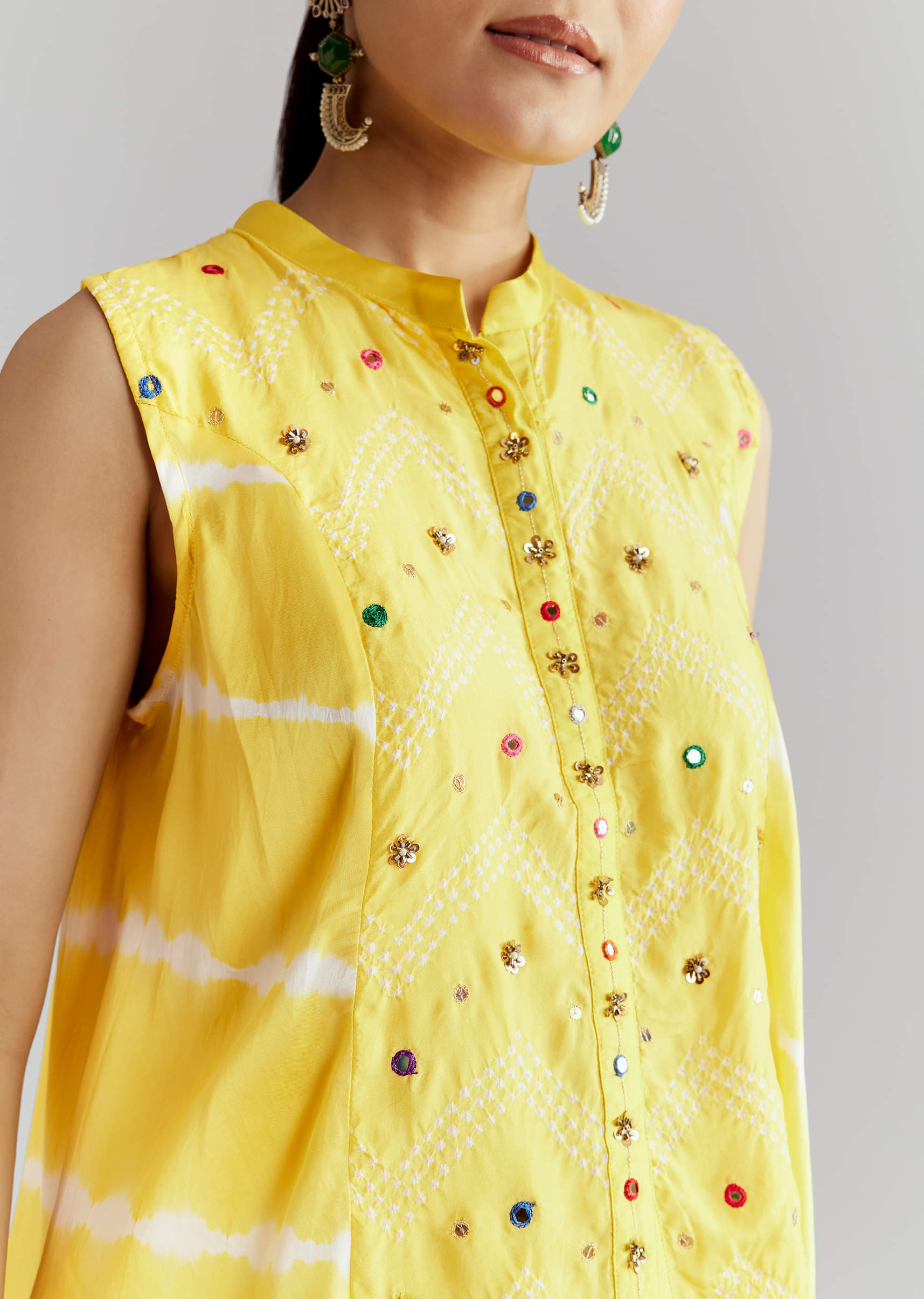 yellow-satin-indo-western-set-with-bandhani-and-leheriya-print-sg356592-4.jpg