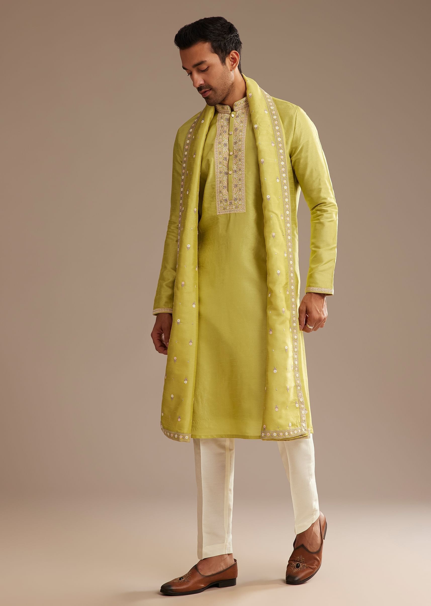 yellow-silk-embroidered-kurta-set-with-dupatta-sg303534-2_f3f6380a-73e1-42ab-8b45-72e850392627.jpg