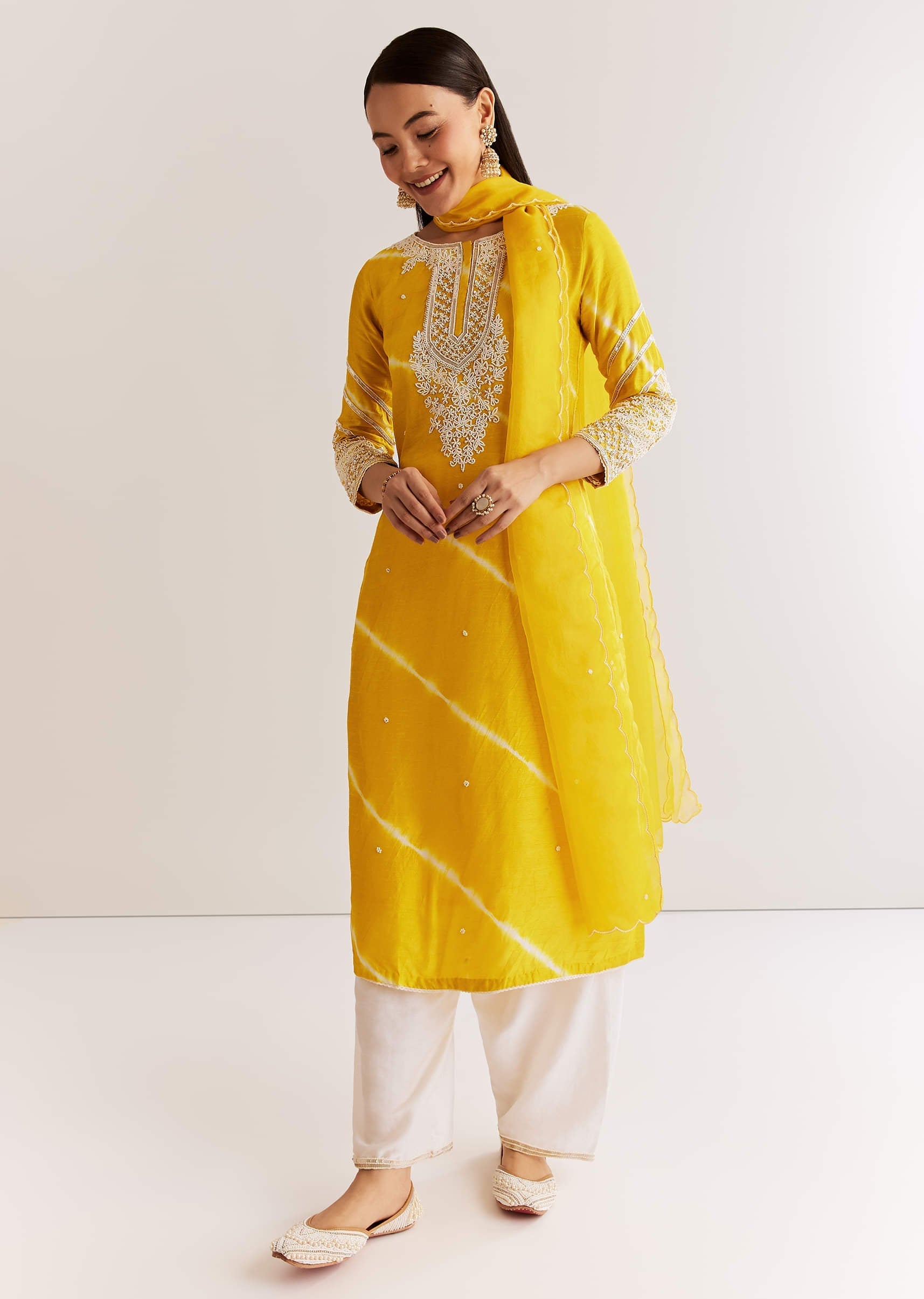 yellow-silk-leheriya-kurta-set-with-moti-work-sg315759-4_03ed0ec4-d070-4bd9-b581-62c2a18e4725.jpg