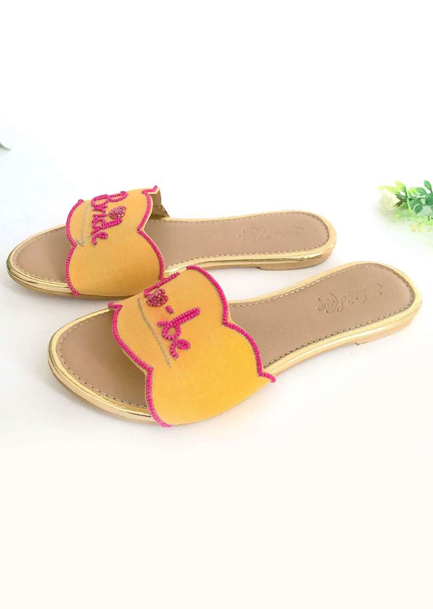 yellow-slider-flats-with-fuchsia-pink-colored-bride-to-be-text-and-scalloped-edge-online-by-sole-house-sg43227_4_5c020ac6-3583-410f-8177-9efc3c7f0507.jpg