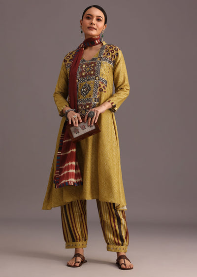 yellow_ajrakh_printed_kurti_with_stripe_printed_salwar_-sg275157_7_77135545-5a76-44c8-87c3-db854d14945f.jpg