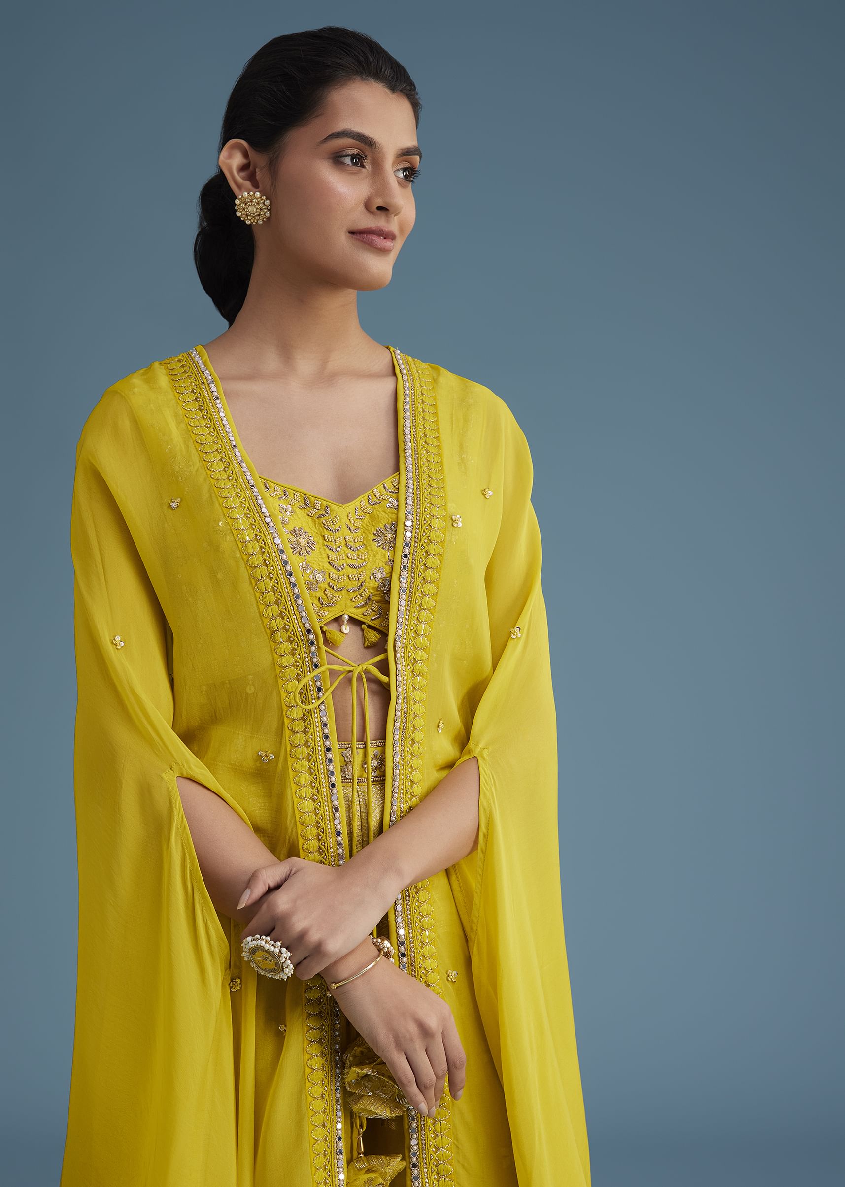 yellow_embroidered_croptop_with_banarasi-sg272968_12_e9085011-c74c-4a50-98c6-978684394469.jpg