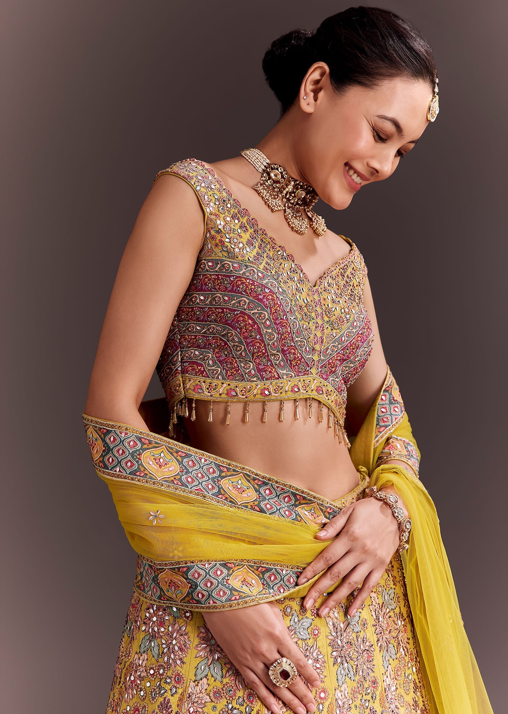yellow_embroidered_lehenga_set-sg150218_3__nasto_423b45a8-7882-49d6-afc1-e6db073ceedc.jpg