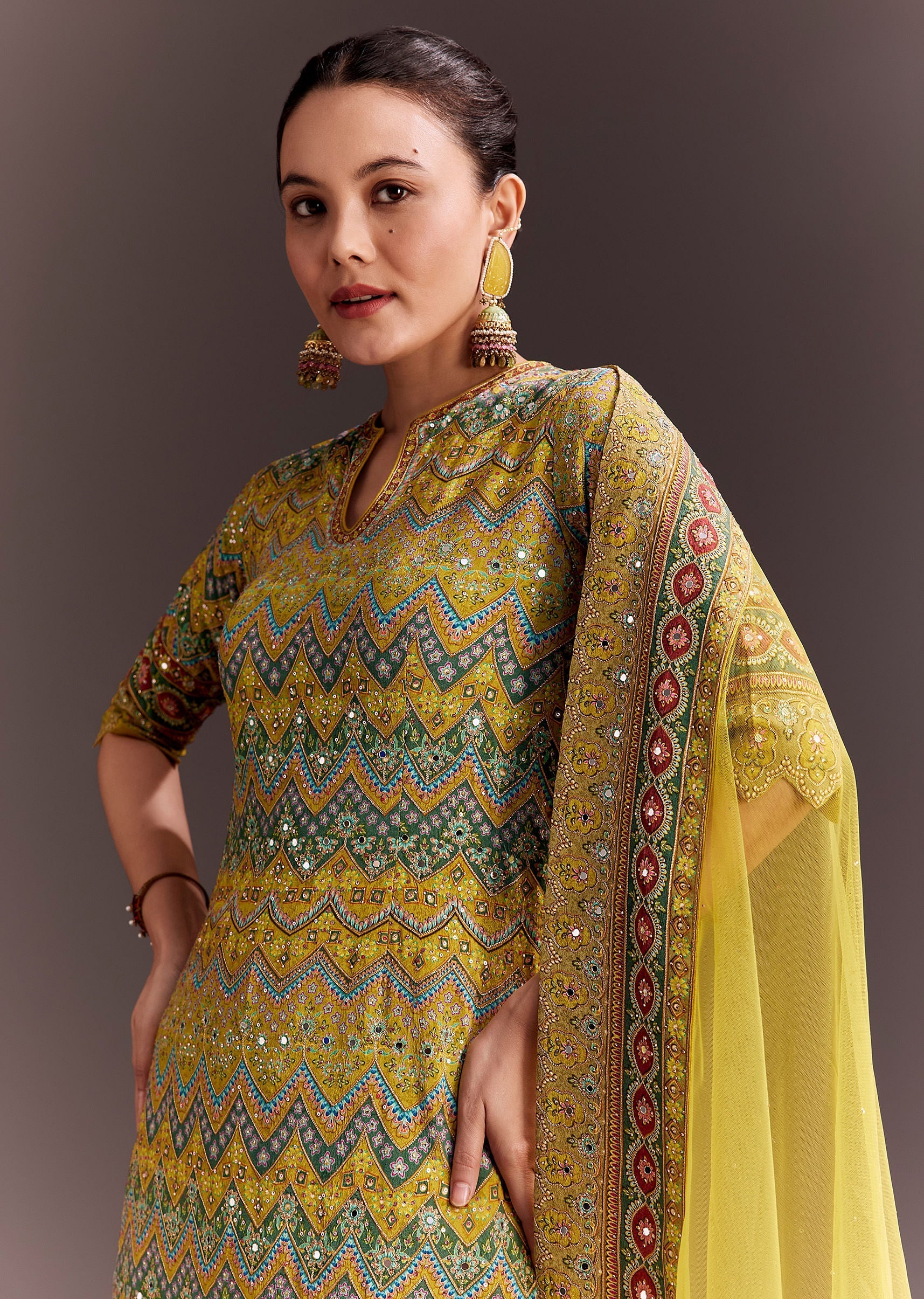 yellow_embroidered_palazzo_suit-sg210317_4__nasto_85957c11-f2bb-4984-a7f5-183819d63f09.jpg
