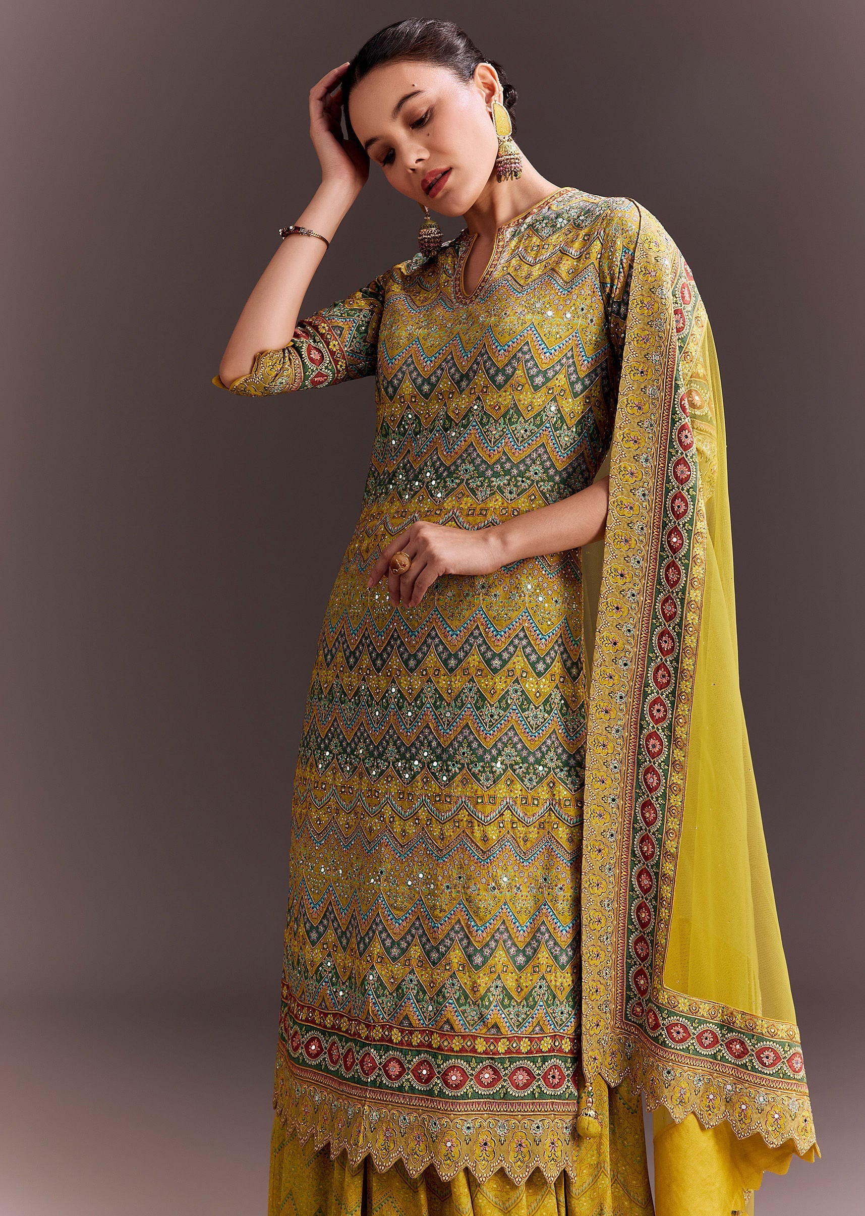 yellow_embroidered_palazzo_suit-sg210317_5__nasto_f7bcfa90-1fbc-4112-9c89-262e91aae67f.jpg