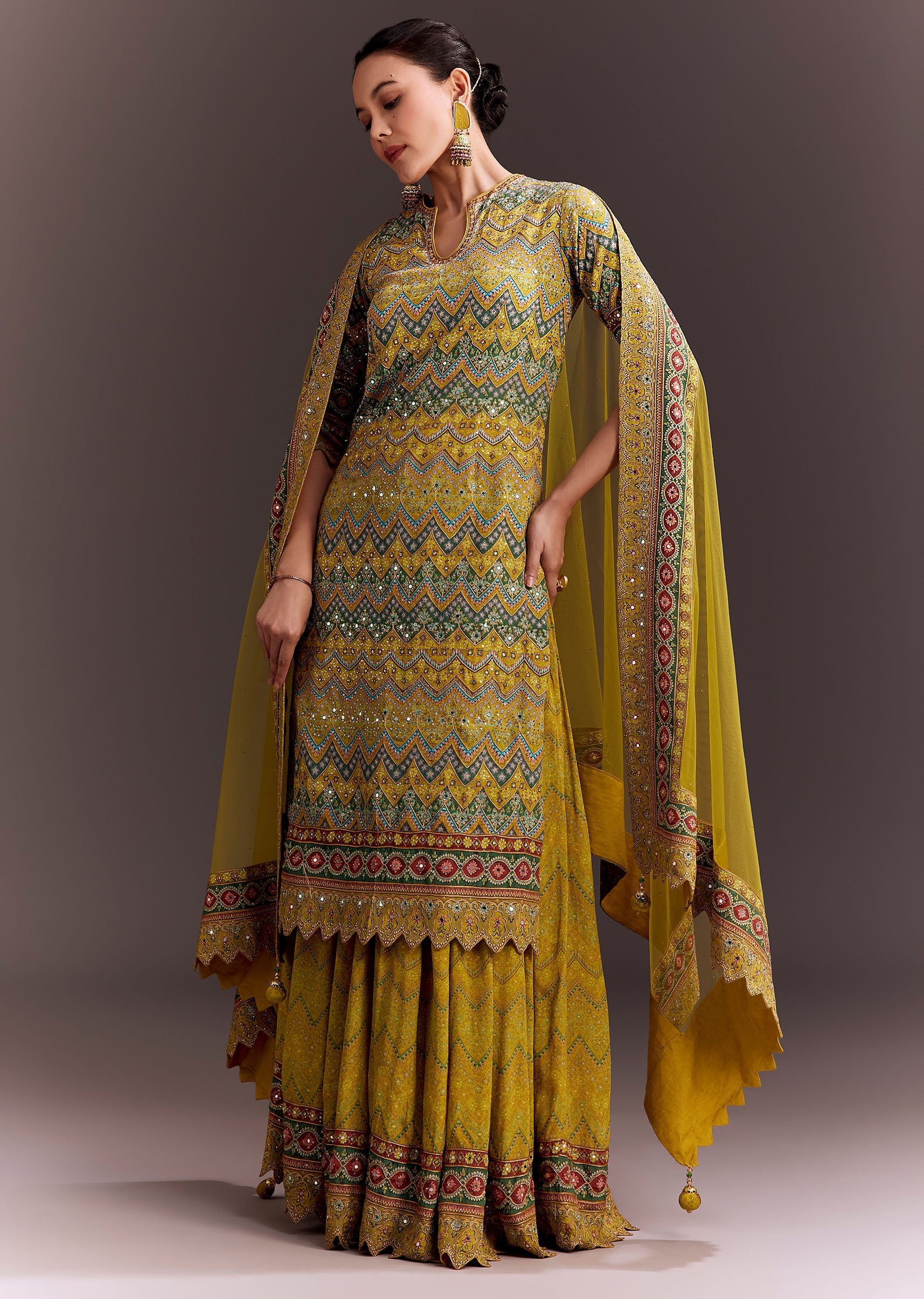 yellow_embroidered_palazzo_suit-sg210317_7__nasto_d14a8e71-4ce4-4c8f-9457-338ed6b09bc8.jpg