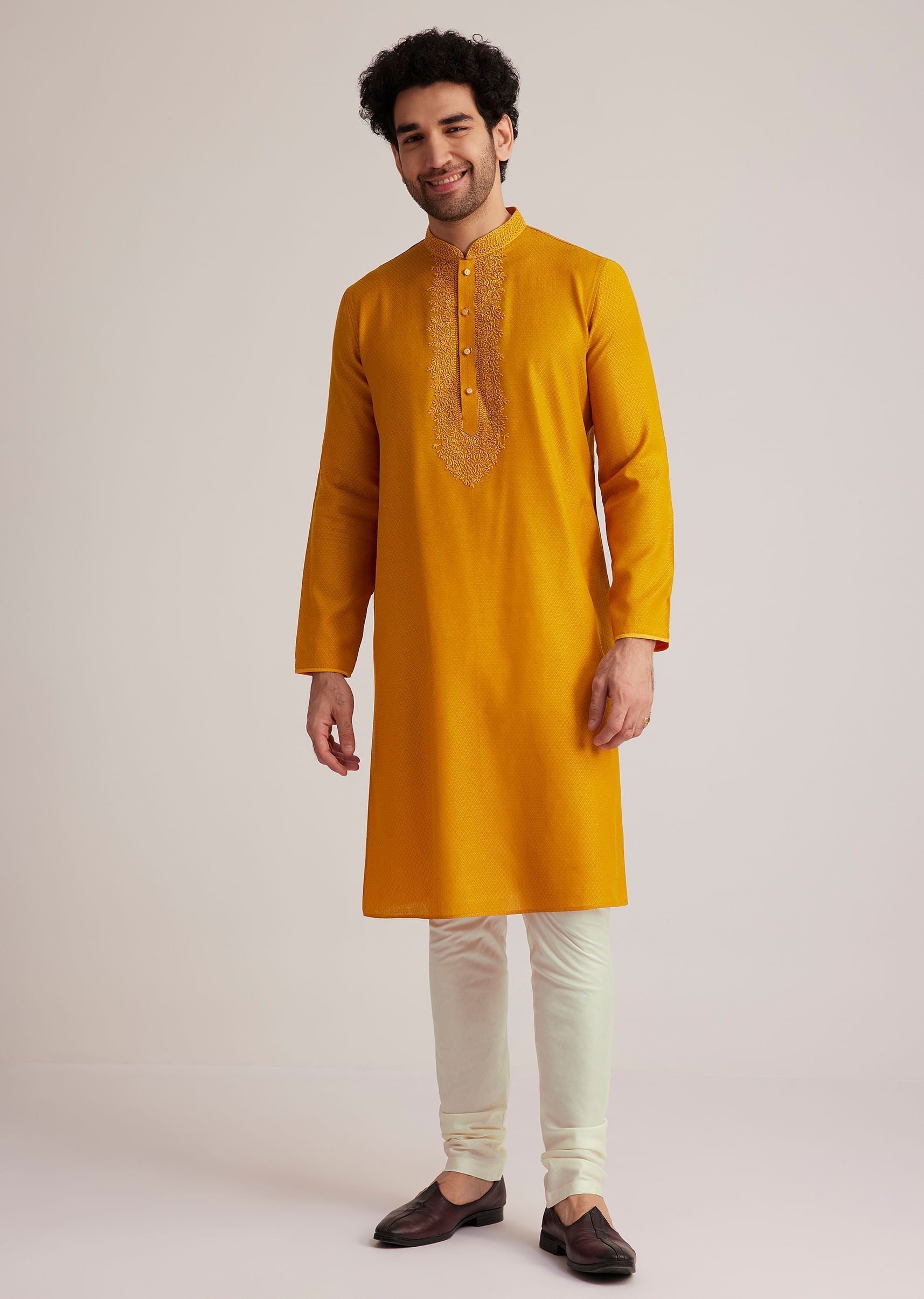 yellow_embroidered_silk_kurta_set-sg283947_6_abb2251f-1039-4ca5-b5e6-c259132165a5.jpg