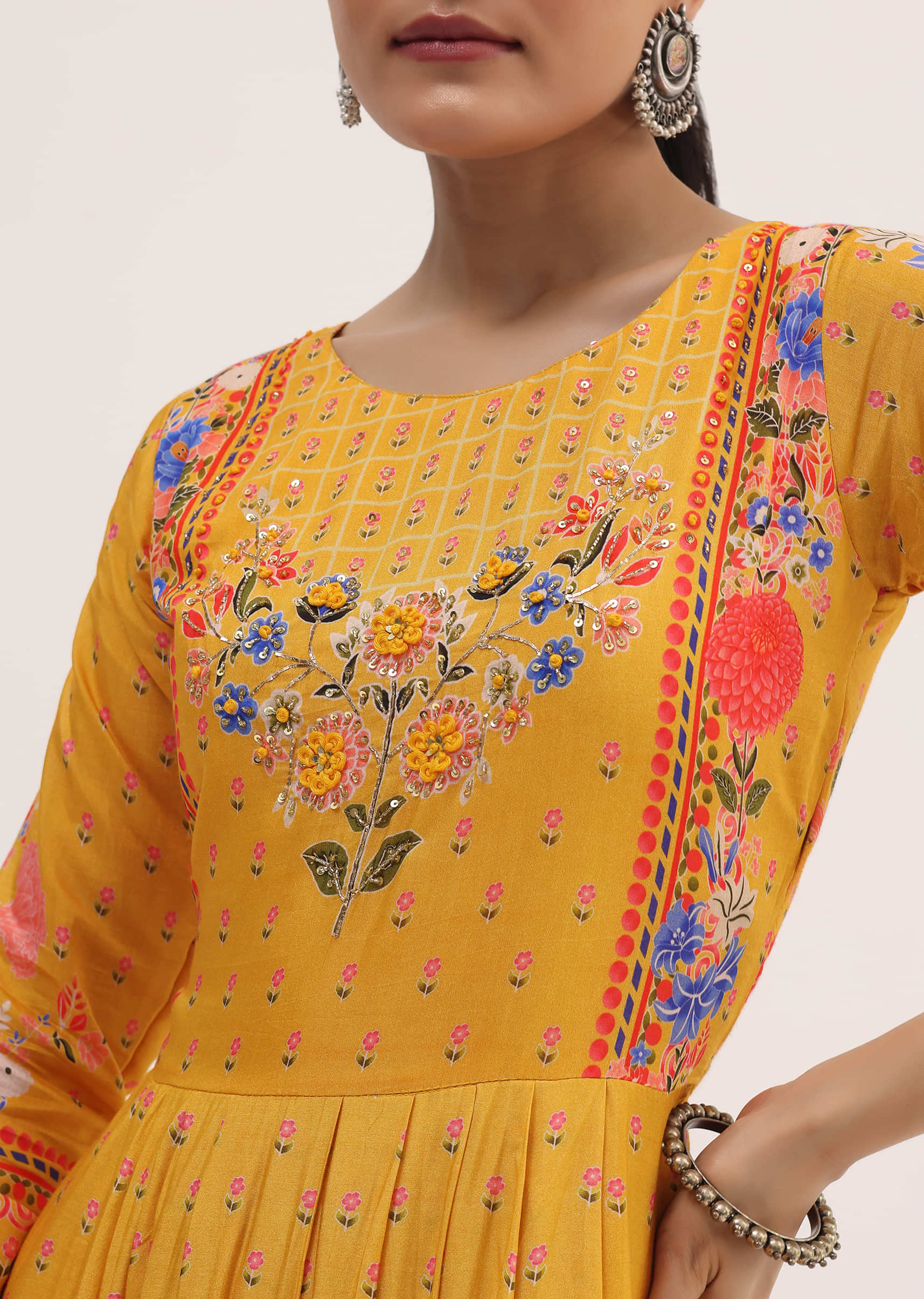 yellow_embroidered_silk_long_kurti-sg227429_4_c7e6ca97-cc09-4189-81a9-67461be925c3.jpg
