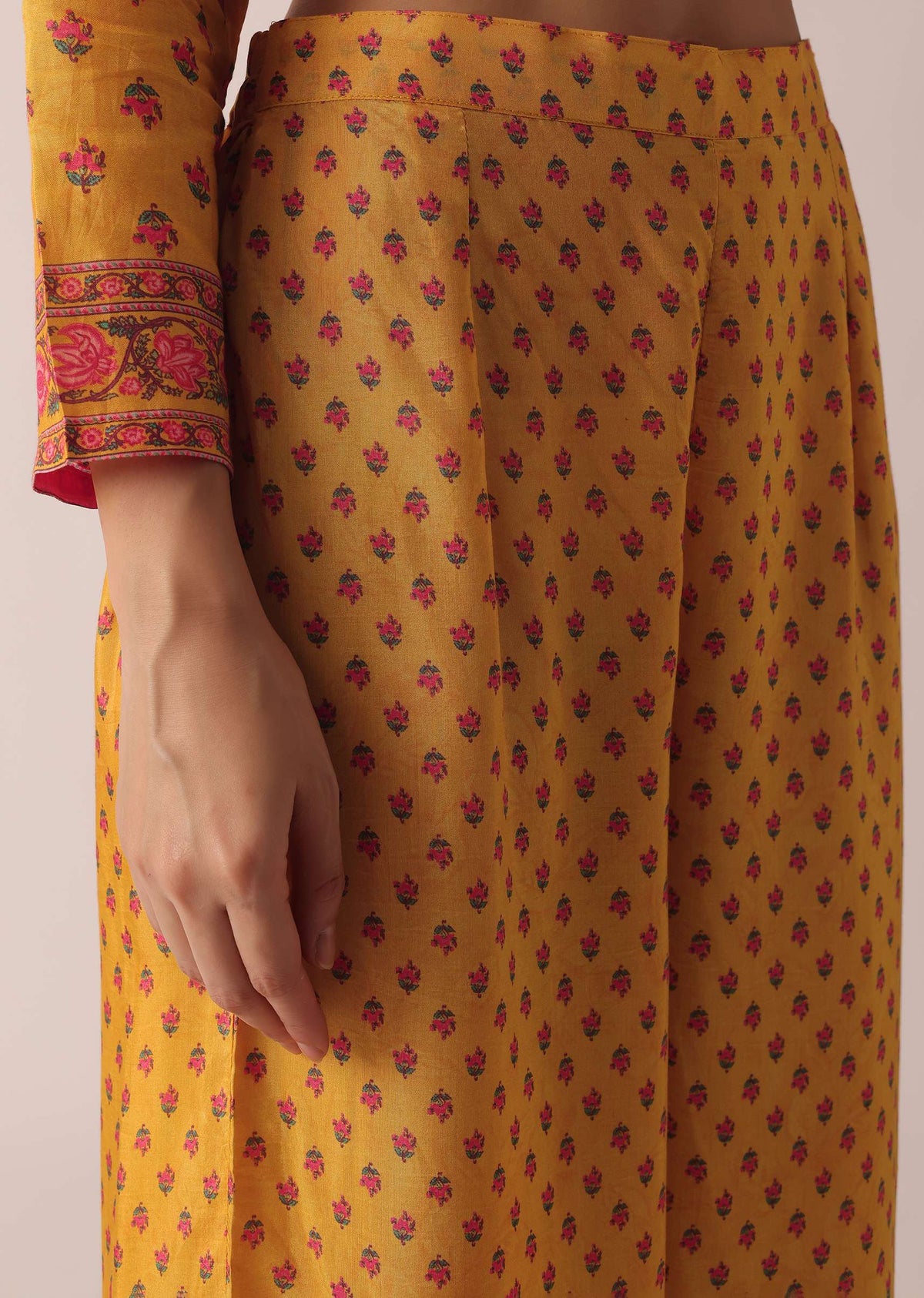 yellow_kurta_and_pant-sg179830_3_d55292b8-a92a-4f92-b920-f04bf38416d2.jpg