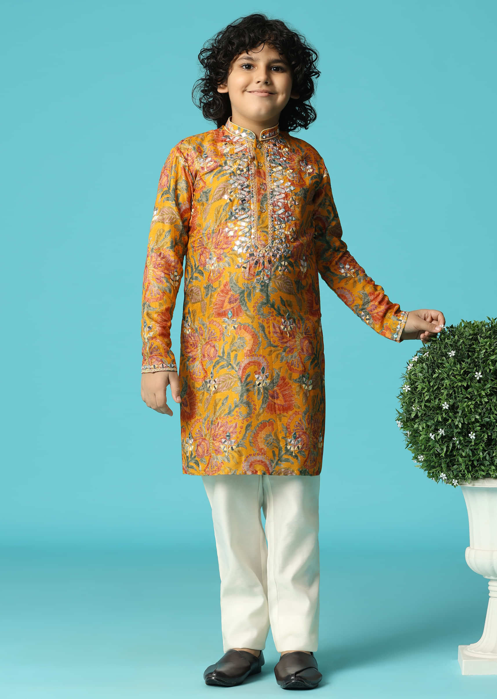 yellow_kurta_pant_with_thread_and_mirror_work_for_boys-sg227943_4_565a278b-cc14-46c7-80de-afcdaa7773d2.jpg
