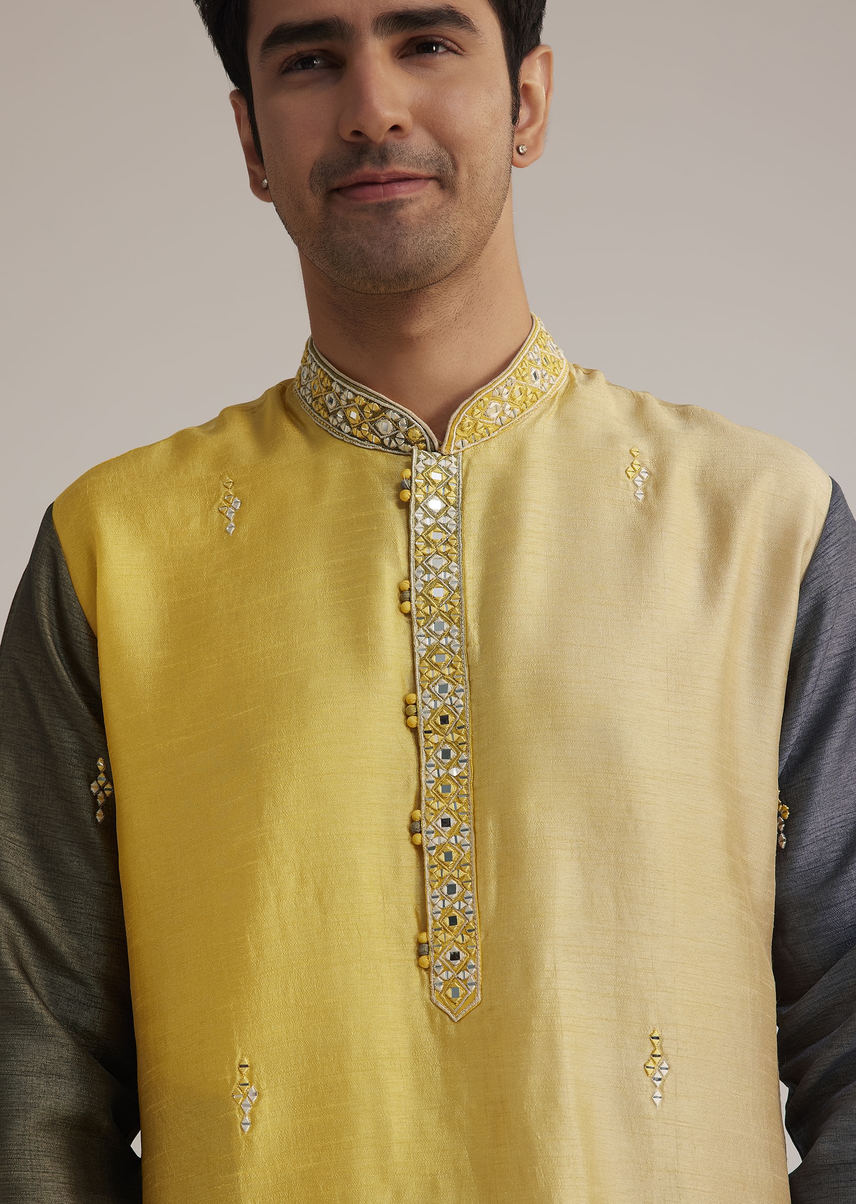 yellow_ombre_silk_kurta_set_with_mirror_work-sg263383_4_cb61db12-bcf8-4556-80e7-b08418324164.jpg