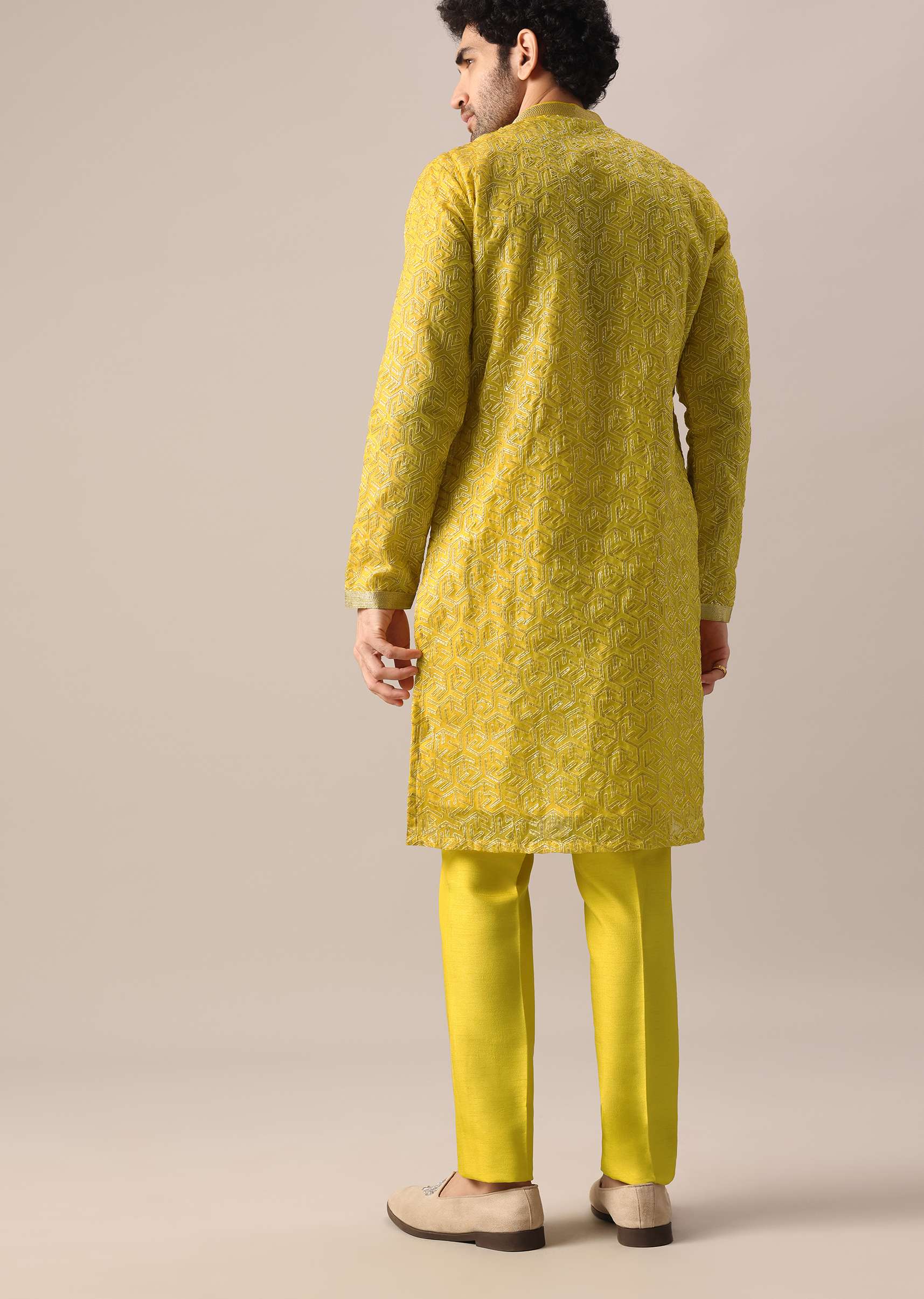 yellow_organza_embroidered_kurta_and_dola_silk_pant_set-sg172972_4_da65fe9f-7969-479b-bc55-3d283bde83f0.jpg