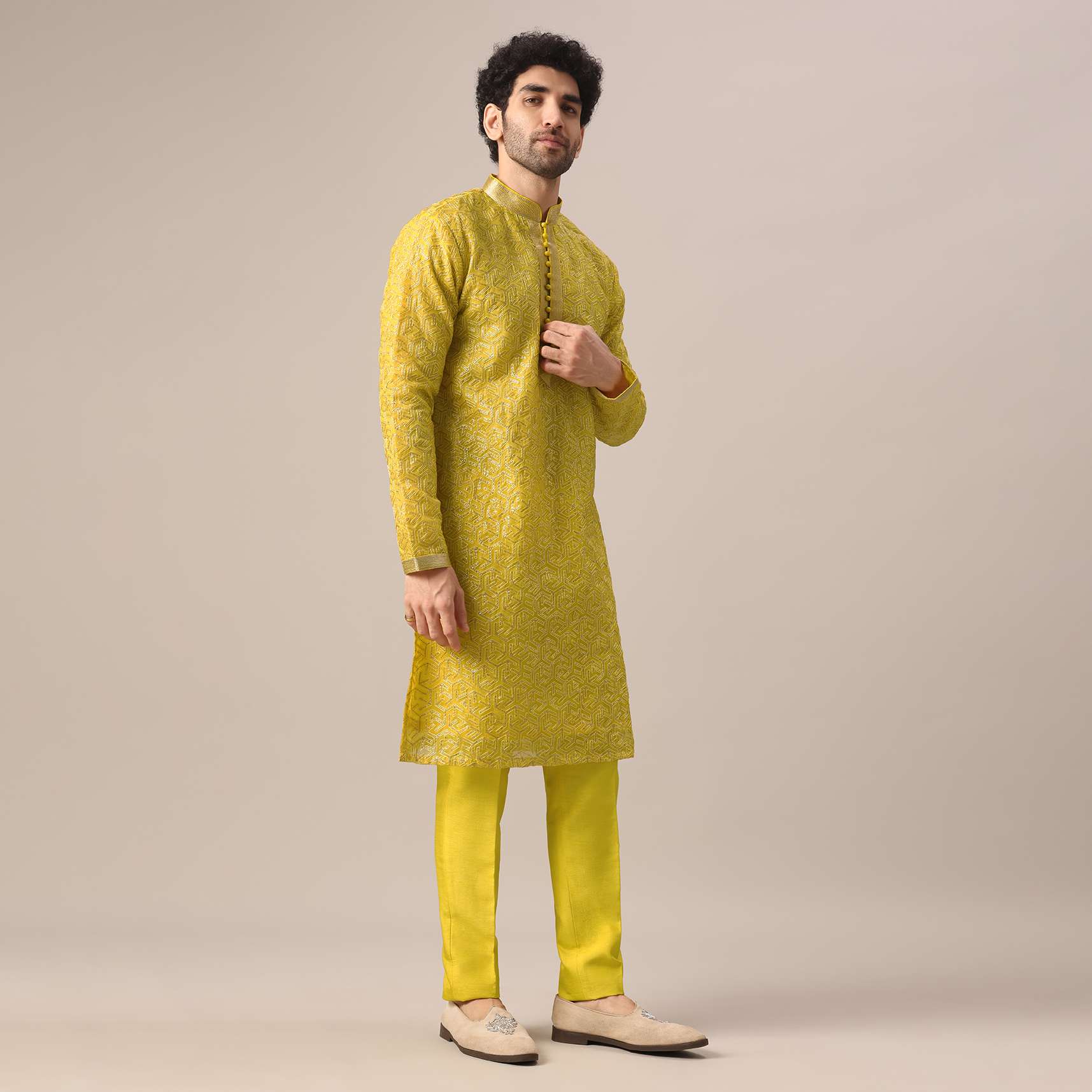 yellow_organza_embroidered_kurta_and_dola_silk_pant_set-sg172972_7_0b9f741d-7734-4de7-a90b-1bcd45c09ebb.jpg