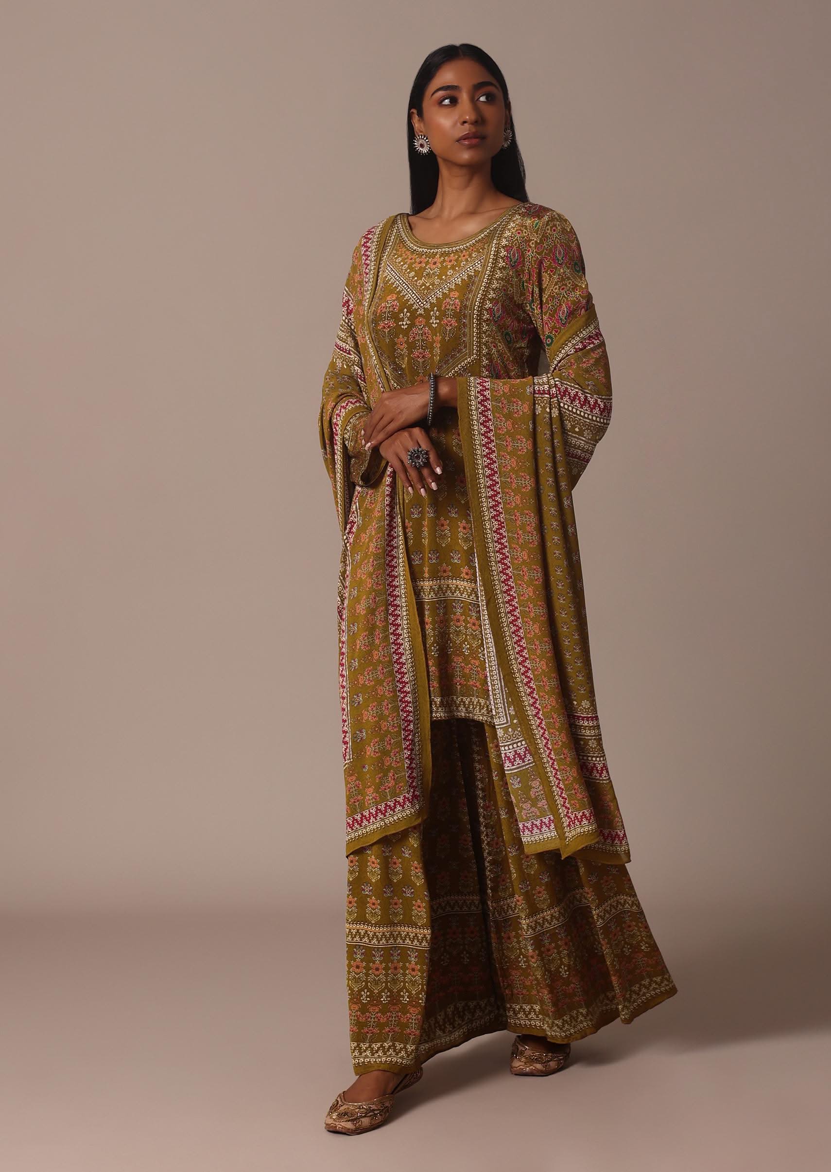 yellow_printed_chiffon_sharara_set_with_stone-sg223977_7_ae139594-1d50-4a00-881a-710a57a5da0a.jpg