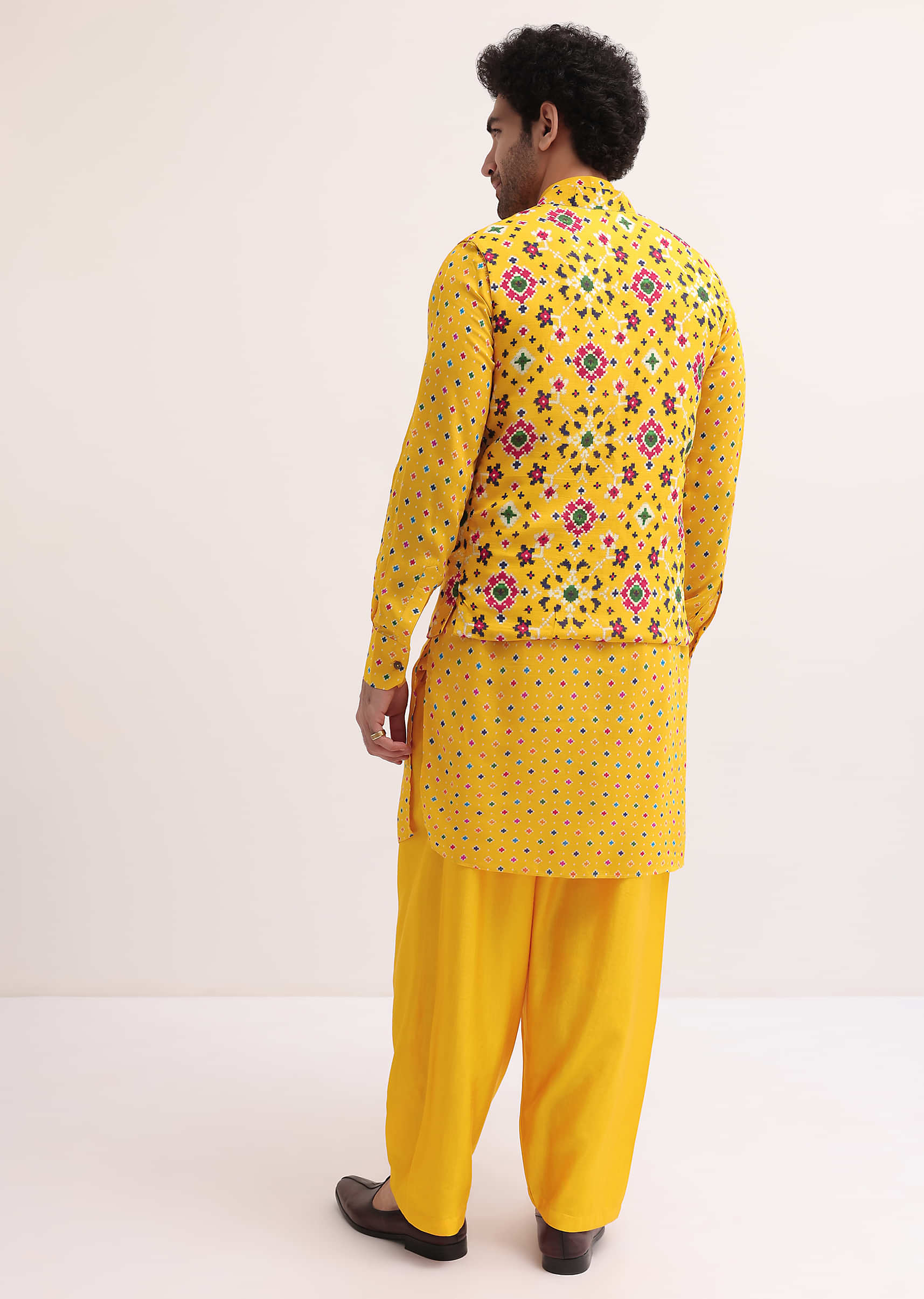 yellow_printed_kurta_jacket_set_for_men-sg227820_3_436b2b1d-3d94-44c0-968e-cdfae76f7078.jpg