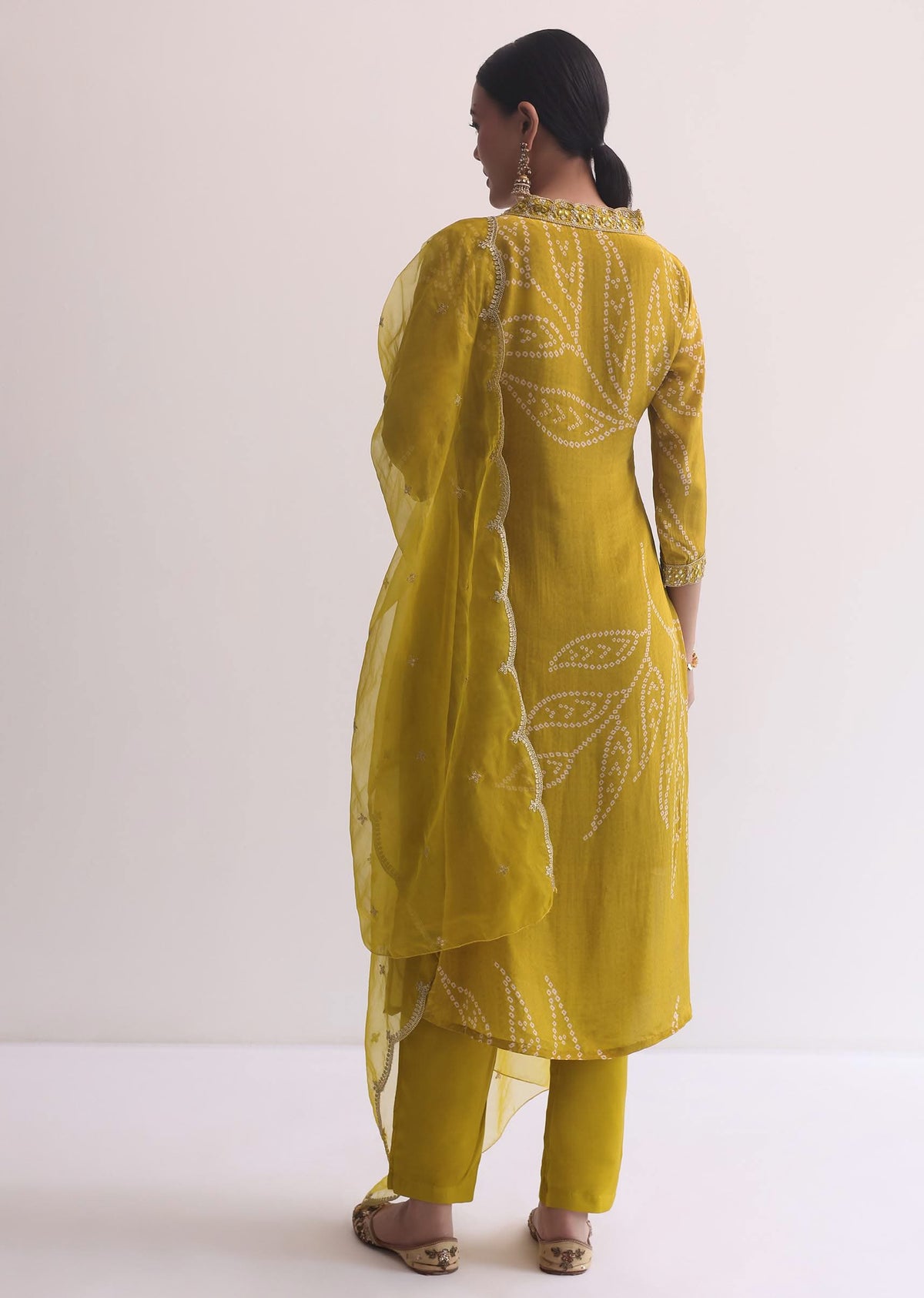 yellow_printed_kurti_pant_set_with_zari_embroidery-sg226746_1_0a494edd-cf60-4ad3-a571-107dcd4a46a0.jpg