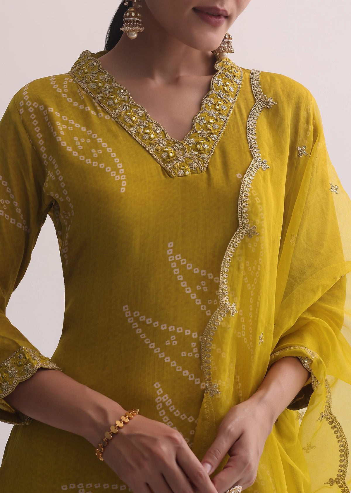 yellow_printed_kurti_pant_set_with_zari_embroidery-sg226746_4_596c2e1a-7e2d-4da7-bb98-878cbc75abca.jpg