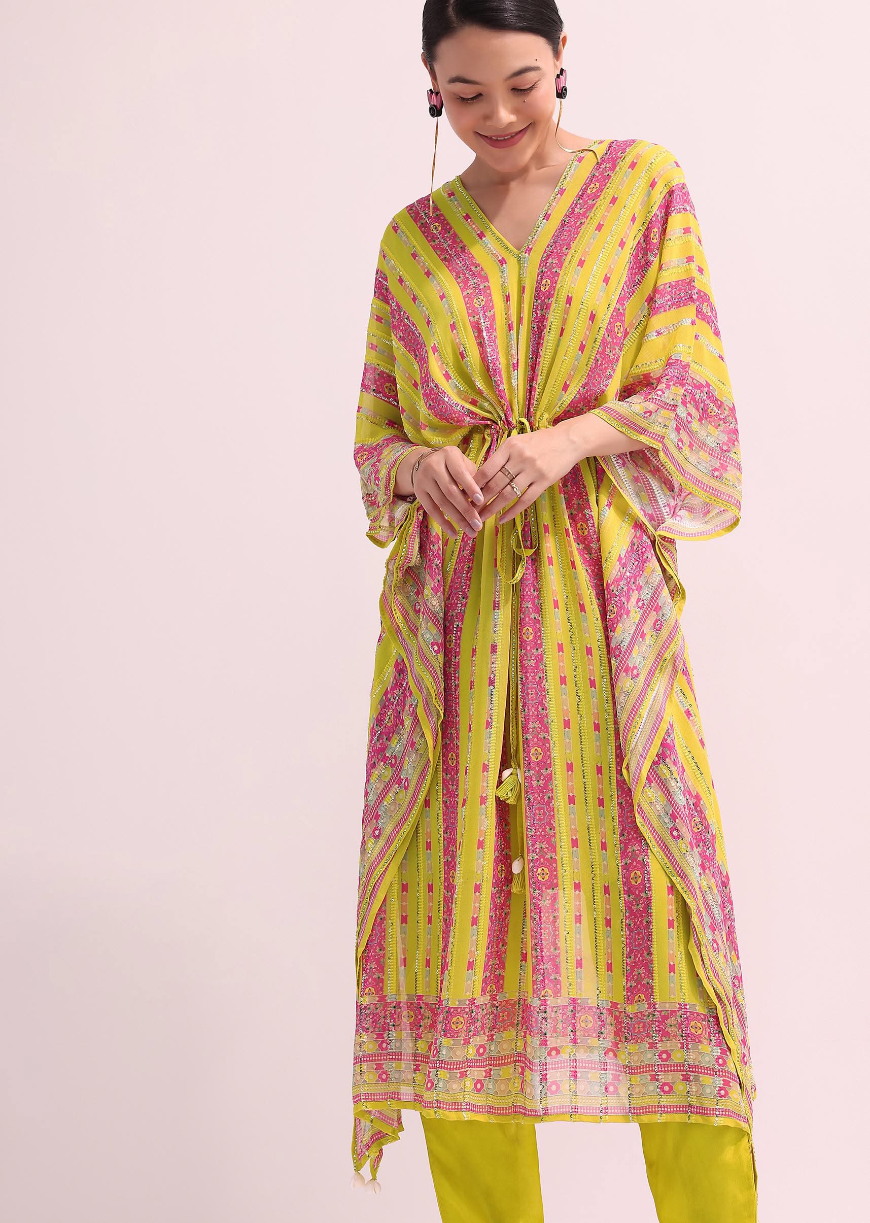 yellow_sequins_kurta_pant_set_-sg221689_5_b79095eb-26f3-403b-ab49-39136aed08f0.jpg