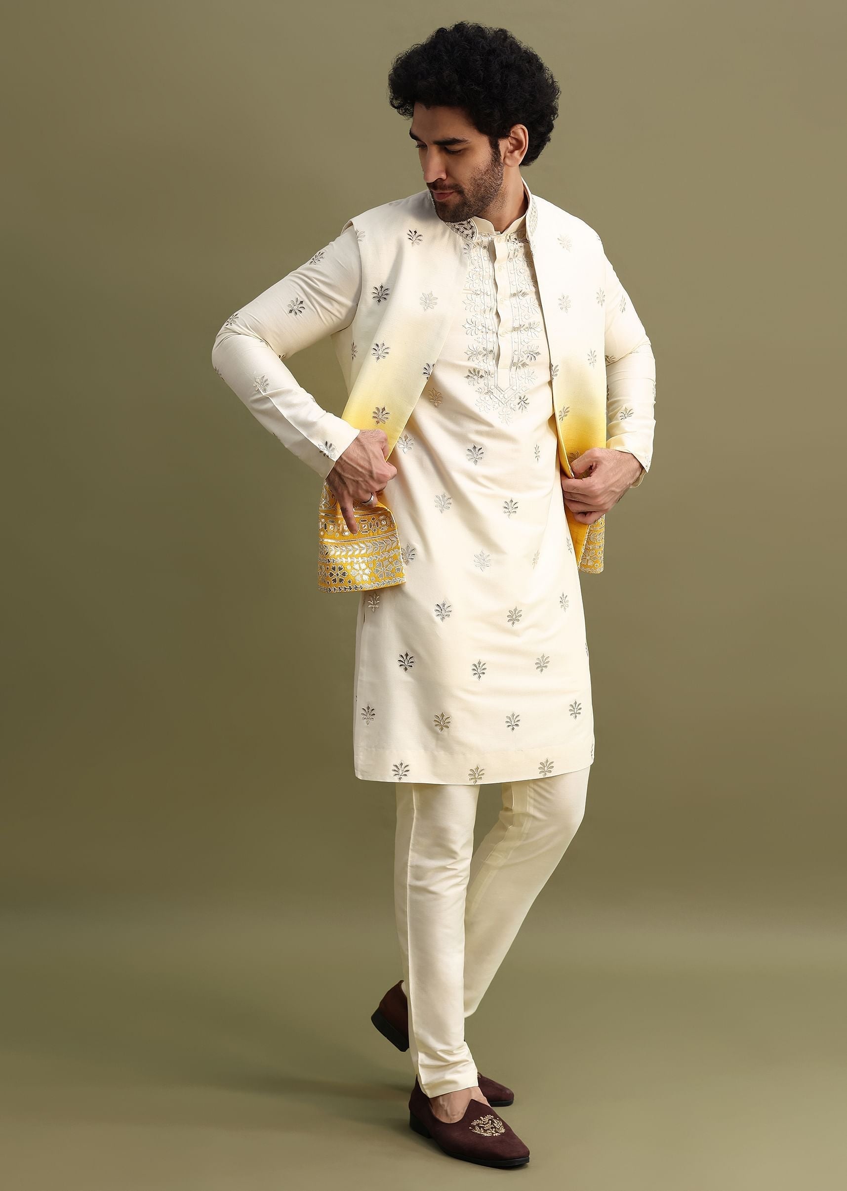 yellow_shaded_gold_foil_apllique_work_on_kurta_jacket_set-sg235610_5_89d1f355-8726-4e1f-bc97-43ef800e0252.jpg