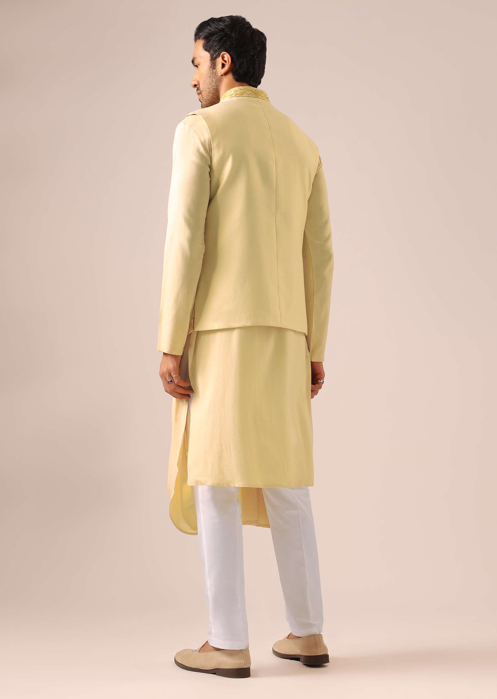 yellow_silk_jacket-sg178502_3_5b6cfcaf-2f84-4b42-87fe-edb2e921869d.jpg