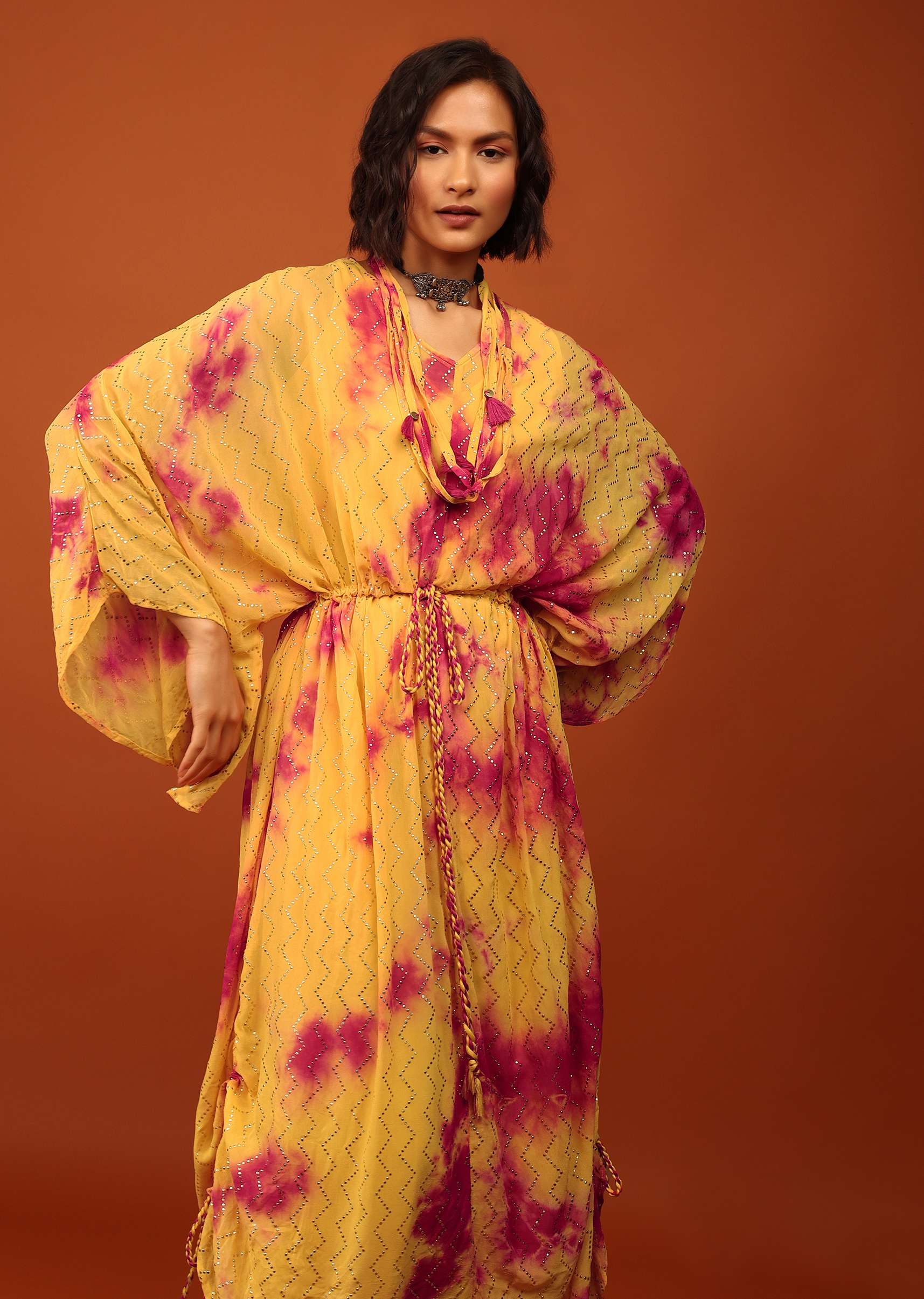 yellow_tie-dye_kaftan_set_in_v_neckline_with_a_tie-up_tassel-sg109331_5_59766e54-48ff-449b-a175-44c55f156ac7.jpg
