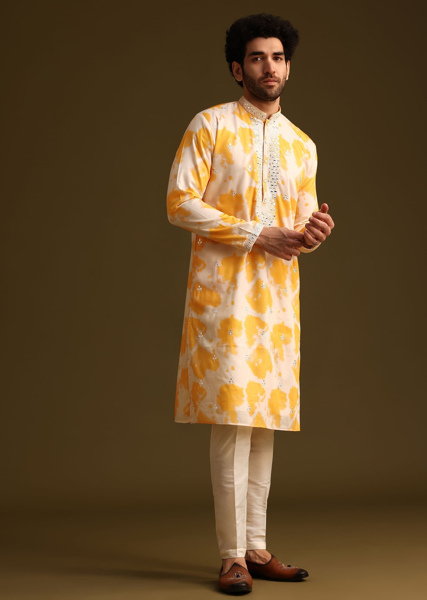 yellow_tye_dye_print_kurta_set_with_mirror_work-sg244905_6_0f4f8f26-79a4-45e3-9ab0-c25dfa7b03f6.jpg